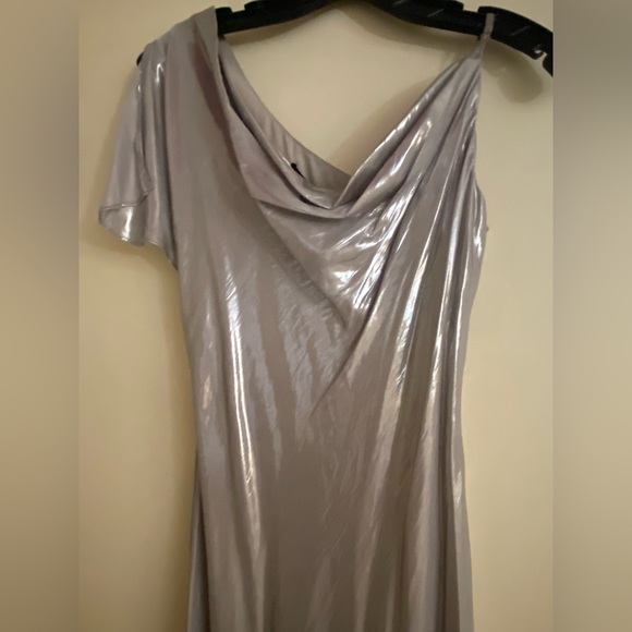 NWT BCBG MAXAZRIA Metallic Satin One-Sleeve Gown Silver XXS - Picture 5 of 7